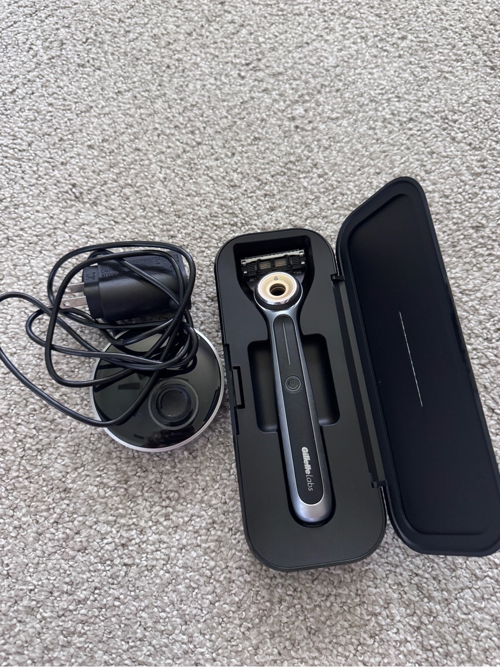 GilletteLabs Heated Razor Starter Kit Plus Charging Case